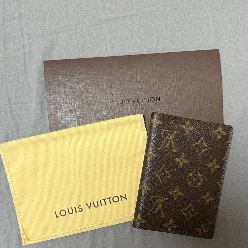 LV passport holder